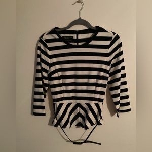 Jones New York Belted Peplum Top